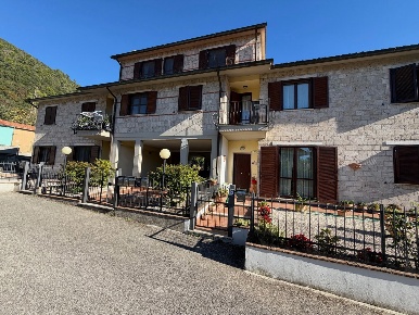 Foto Attico in Via Attico in Vocabolo Pilastri Marmore 62, Terni di 80 m²