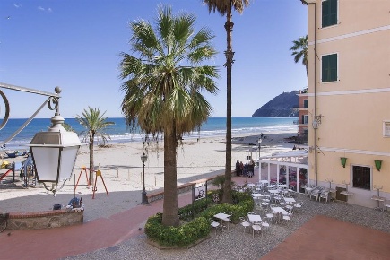 Foto Appartamento in Piazza Giuseppe Garibaldi, Laigueglia di 120 m²