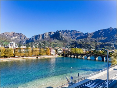 Foto Appartamento a Malgrate di 92 m² in vendita