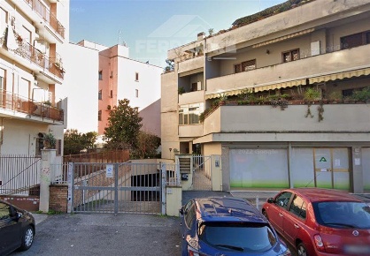 Foto Box a Roma di 56 m² con 1 locali in vendita