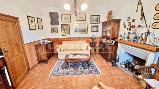 Foto Appartamento a San Giuliano Terme San Giuliano Terme Paese di 170 m²