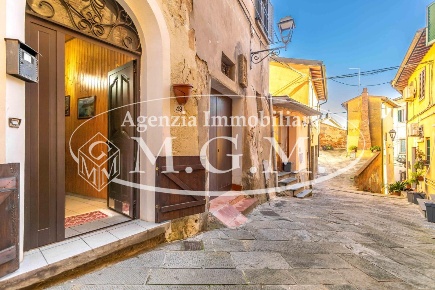 Foto Casa indipendente a Santa Maria a Monte Centro di 122 m² con 5 locali