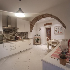 Foto Case semi ndipendenti a Massa Centro di 85 m² con 5 locali in affitto