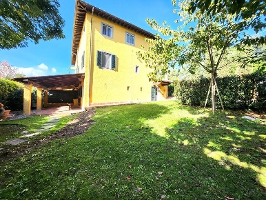 Foto Appartamento a Lucca La Maulina - Morianese di 185 m² con 6 locali