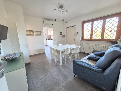 Foto Appartamento a Massa Zona Industriale di 130 m² con 4 locali