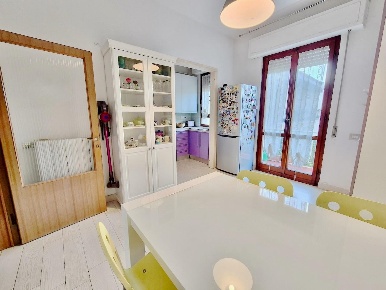 Foto Appartamento a Calcinaia Centro di 110 m² con 5 locali in vendita