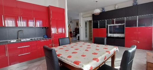 Foto Appartamento a Massa Centro di 150 m² con 6 locali in affitto