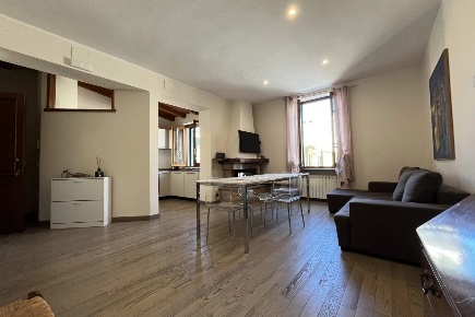 Foto Appartamento in via palestro, Pietrasanta di 92 m² con 5 locali