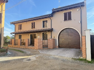 Foto Casa indipendente in Loc. Origioso 17/B, Vellezzo Bellini Centro