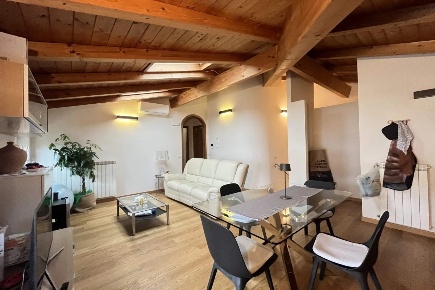 Foto Appartamento in via palestro, Pietrasanta di 100 m² con 4 locali