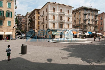 Foto Appartamento in Piazza Giuseppe Garibaldi, La Spezia Centro Storico