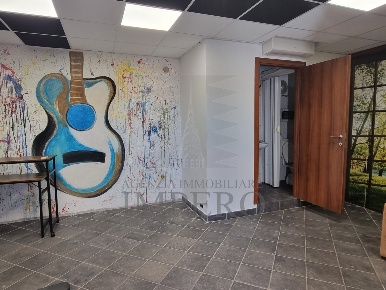 Foto Locale commerciale in Via San Secondo 35D, Ventimiglia di 25 m²