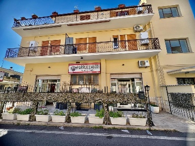 Foto Locale commerciale in Via di Colle Fiorito 92, Guidonia Montecelio