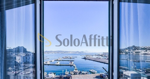 Foto Appartamento in Via Molo di Baia, Bacoli Centro di 120 m² con 4 locali