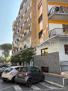 Foto Appartamento in via guido de ruggiero, Roma Eur di 162 m² con 8 locali
