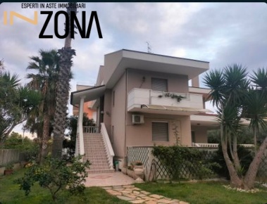 Foto Villa unifamiliare in Via Adriatica, Alba Adriatica di 154 m²
