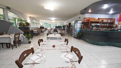 Foto Locale commerciale a Colli al Metauro di 320 m² con 4 locali