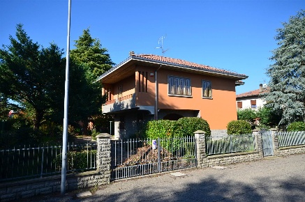 Foto Villa unifamiliare in VIA MEZZALUNA 10, Valsamoggia Calcara di 145 m²
