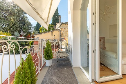 Foto Appartamento in via dei berti, Signa Centro di 103 m² con 4 locali