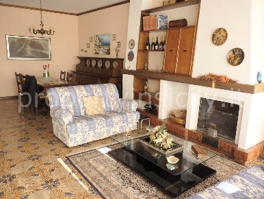 Foto Appartamento in Via Piave, Siracusa Borgata - Santa Lucia di 236 m²