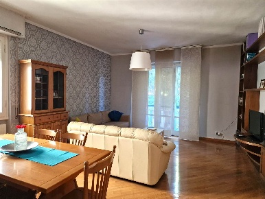 Foto Appartamento in Via Bandini, Firenze di 110 m² con 5 locali in vendita