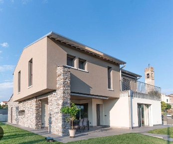 Foto Case semi ndipendenti a Quattro Castella Centro di 150 m² con 7 locali