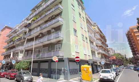 Foto Attività commerciale in Lago Tana, Roma Africano - Villa Chigi