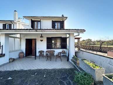 Foto Villa a schiera in Via Castel Di Stroppa 23, Civita Castellana