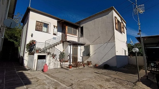 Foto Villa unifamiliare in VIAL OLMELLO, Minturno di 160 m² con 6 locali