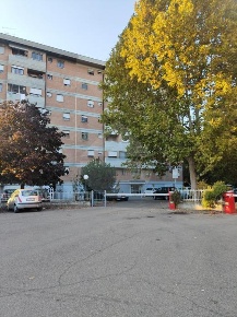 Foto Appartamento in via Nonantolana, Modena di 115 m² con 6 locali