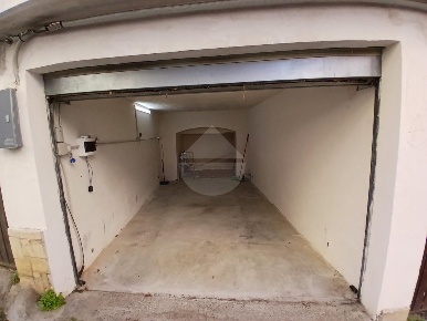 Foto Box in Via De Rada, Cosenza di 12 m² con 1 locali in vendita