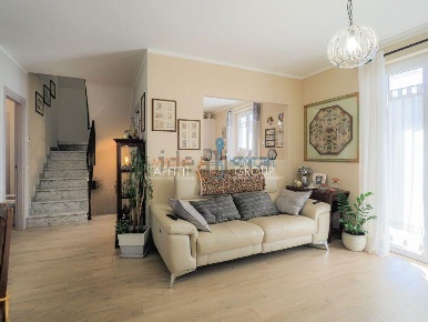 Foto Villa a schiera in Via San Giuseppe Vecchio 3, Massa Puliche di 175 m²