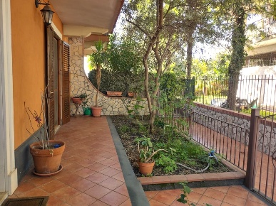 Foto Villa a schiera in Via Luciano Maugeri 26, Santa Venerina Centro