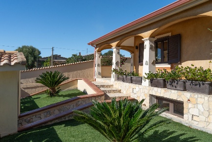 Foto Villa unifamiliare a Nuraminis di 295 m² con 5 locali in vendita