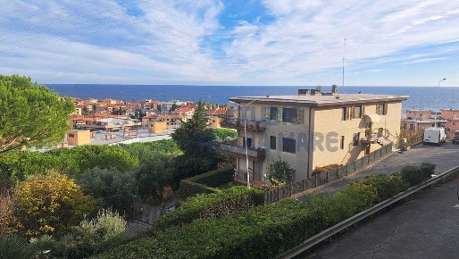 Foto Appartamento in Via Primavera, Riva Ligure di 90 m² con 3 locali