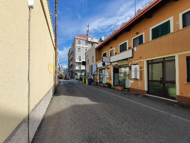 Foto Locale commerciale a Catanzaro Catanzaro Lido di 60 m² con 2 locali