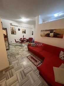 Foto Appartamento in Viale Roma 45, Massa Centro di 85 m² con 3 locali
