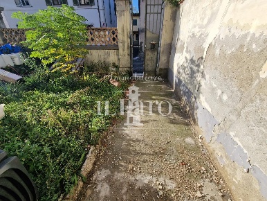 Foto Casa indipendente a Campi Bisenzio Centro di 150 m² con 5 locali