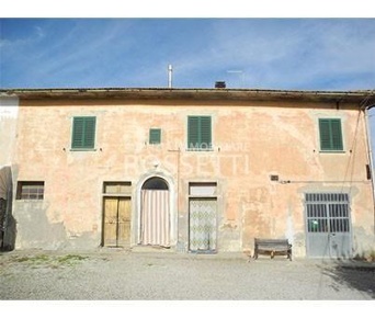 Foto Casa indipendente a Cerreto Guidi di 300 m² con 12 locali in vendita