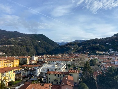 Foto Appartamento a Massa Centro di 134 m² con 5 locali in vendita