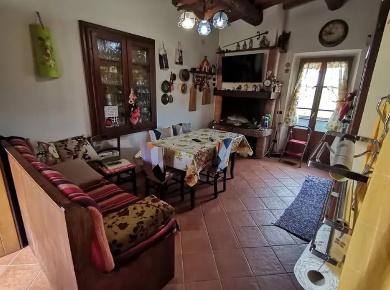 Foto Casale a Palaia di 290 m² con 8 locali in vendita