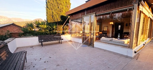 Foto Appartamento a Carrara Avenza di 167 m² con 7 locali in vendita