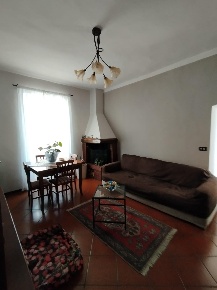Foto Appartamento a Carrara Avenza di 85 m² con 4 locali in vendita