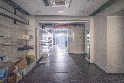 Foto Locale commerciale a Ragusa Centro di 215 m² con 2 locali in affitto