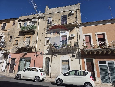 Foto Case semi ndipendenti in Corso Italia 333, Ragusa Centro di 110 m²