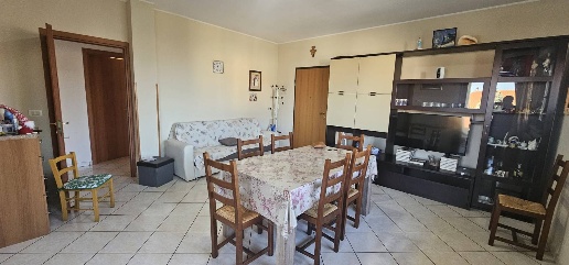 Foto Appartamento in via della provincia, Notaresco di 90 m² con 4 locali