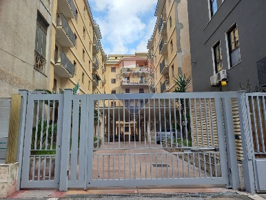 Foto Appartamento in Via Roma, Caserta Corso Trieste di 117 m² con 4 locali