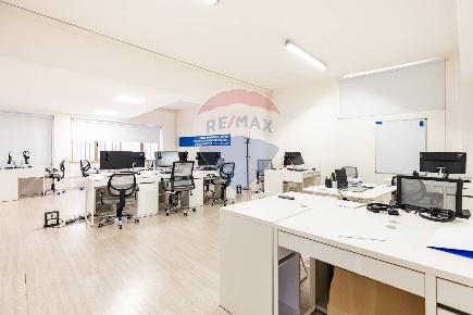 Foto Ufficio in via angioy, Cagliari Stampace di 163 m² con 3 locali