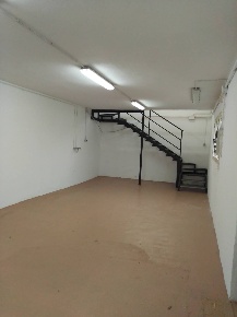 Foto Attività commerciale in via calcesana, San Giuliano Terme di 110 m²