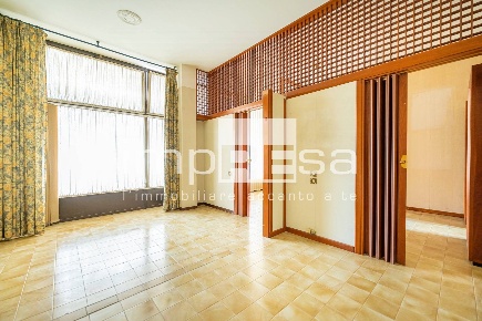 Foto Locale commerciale a Conegliano Centro di 60 m² con 2 locali